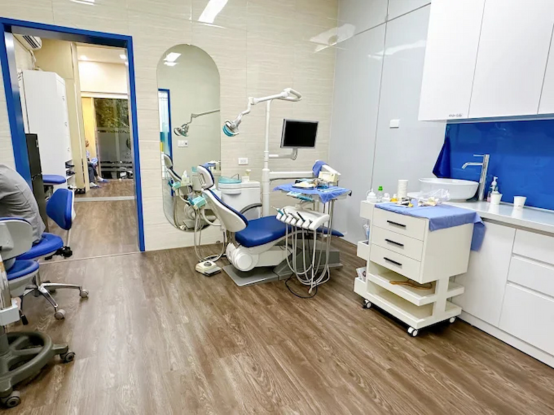 Nha khoa đầu tư máy móc hiện đại phục vụ khách hàng