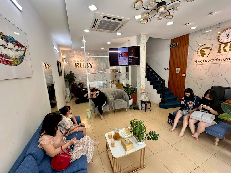 Cơ sở vật chất của Nha khoa rộng rãi, hiện đại