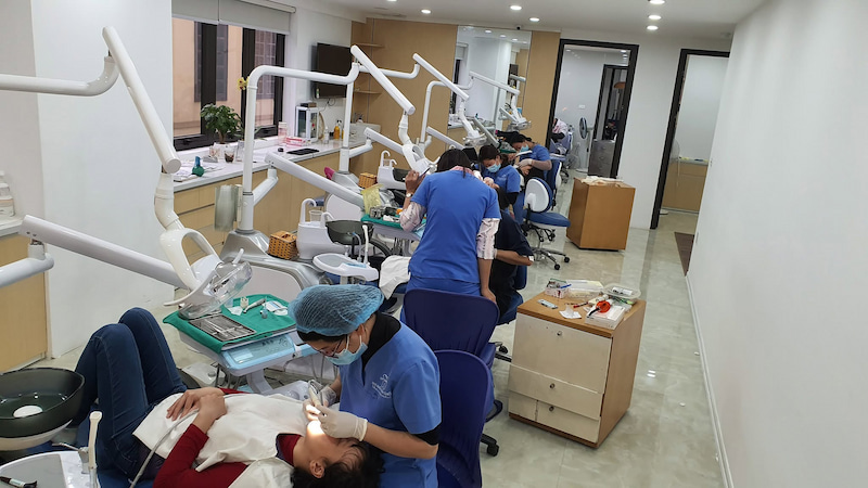 Nha khoa Mạnh Chiến có sự góp mặt của các bác sĩ răng hàm mặt có trình độ cao