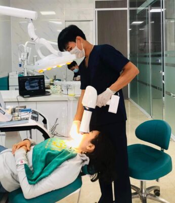 Nha khoa ở Quỳnh Lưu ngày càng phát triển với nhiều phòng khám mọc lên như “nấm sau mưa”. Điều này mang lại đa dạng lựa chọn trong việc chăm sóc răng miệng