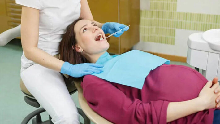 Giai đoạn bầu, cao răng gây hôi miệng, viêm nướu, tiềm ẩn nguy cơ ảnh hưởng đến thai nhi