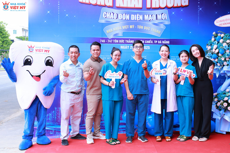 Đội ngũ chuyên gia tại Việt Mỹ làm việc với sự chuyên nghiệp và tận tâm