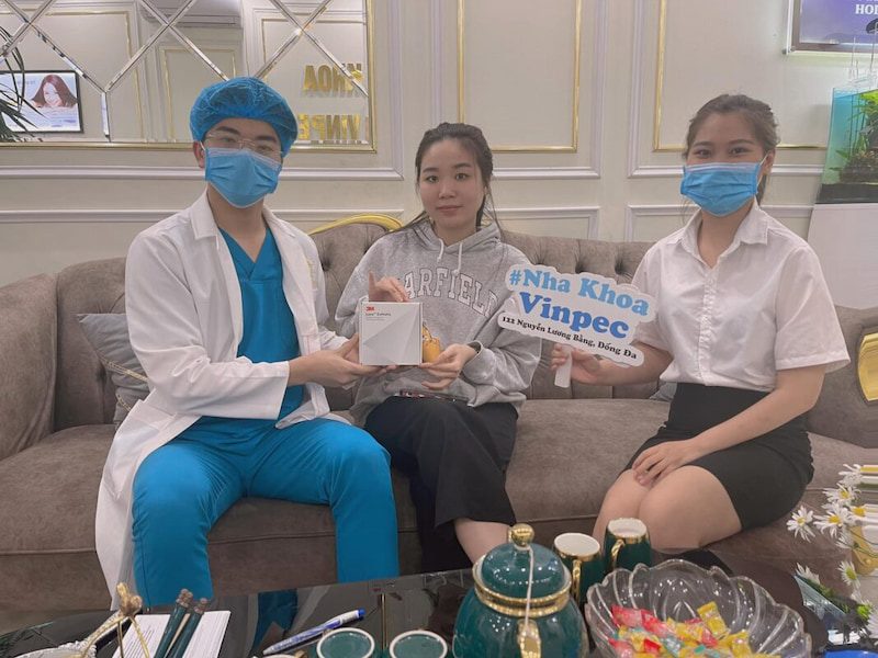 Bác sĩ tại Nha khoa rất tận tâm với khách hàng