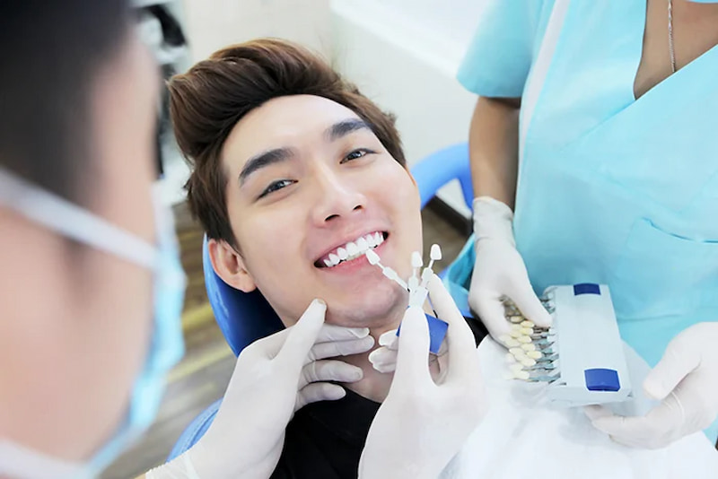 Khách hàng hài lòng và tự tin hơn với nụ cười của mình sau khi điều trị
