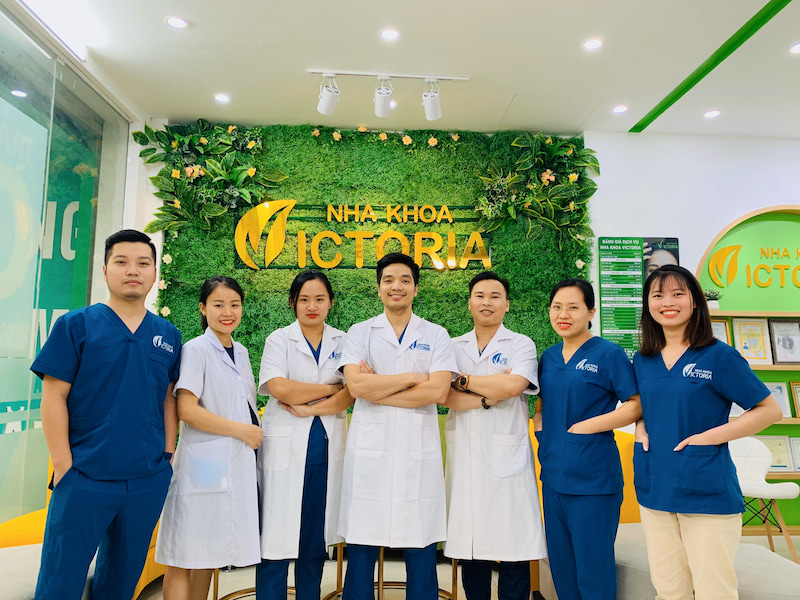 Victoria nằm trên đường chính Nguyễn Xuân Quảng nên có lượng khách đông và ổn định