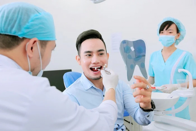 Nha khoa Trồng Răng có đội ngũ bác sĩ uy tín