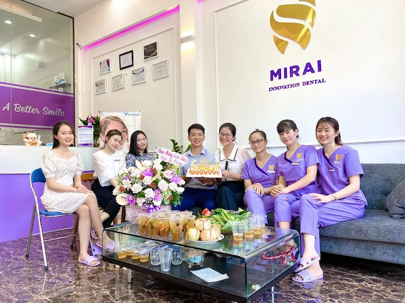 Nha khoa sở hữu đội ngũ bác sĩ có chuyên môn vững vàng, giàu kinh nghiệm
