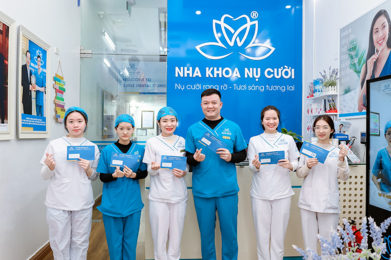 Nha khoa Nụ Cười quy tụ đội ngũ y bác sĩ tốt nghiệp chính quy chuyên khoa Răng - Hàm - Mặt
