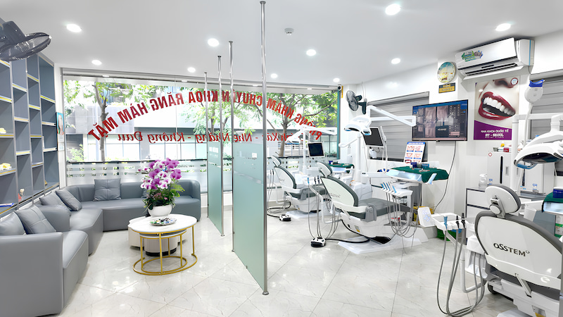 Phòng chờ và phòng điều trị rộng rãi, thoáng mát